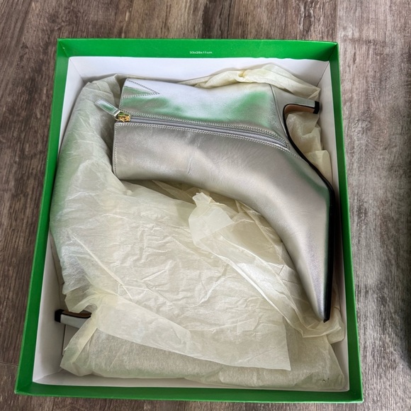 NIB! J. Crew Stevie ankle boots in metallic leather - Color: Metallic Silver - Picture 10 of 13